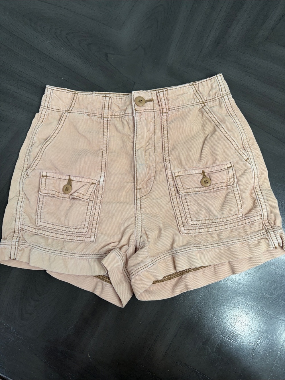 American Eagle Light Peach Cargo Shorts with Front Flap Pockets